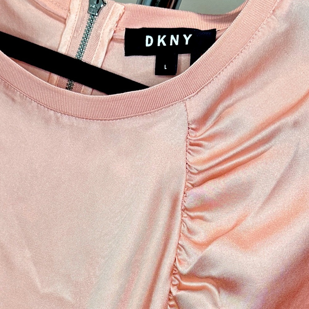 DKNY Short Sleeved Blouse Blush Size Large - Picture 2 of 4